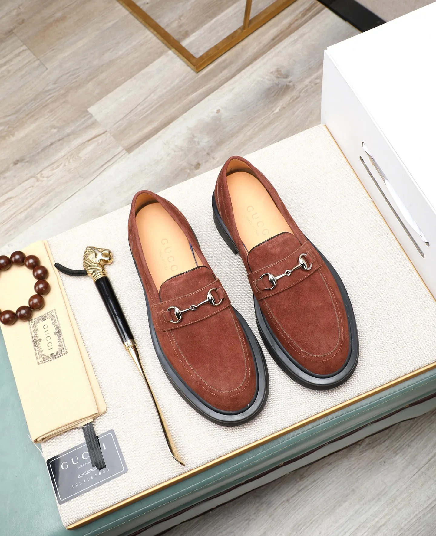 Men's shoes 💰520 (high-end, all cowhide) GUCCI high-end formal leather shoes, original imported fabrics from Italy, cowhide lining, original hardware. I believe you will be struck by it from the first moment you see it. The avant-garde atmosphere can no longer fully interpret its elegance. AAA grade rubber outsole, super comfortable. The original counter last guarantees its original version and quality. The simple upper ensures its comfort and breathability. A pair of truly good shoes has its own unique soul, famous quality, regular size 38-44 (45 customized)